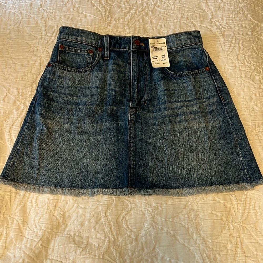 Madewell denim skirt. NWT.
